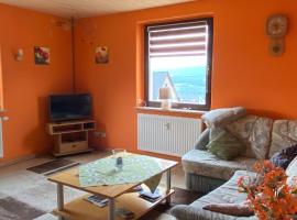 Ferienwohnung am Balkon des Erzgebirges - Bernsbach, Hotel in Bernsbach