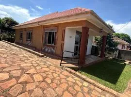 Blasto & Esita Cottages