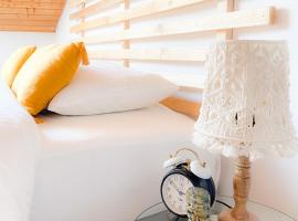 Charmant appartement Le Voyage, hotel i Cressier