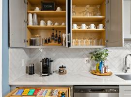 Clay Home, hotel din Hackensack