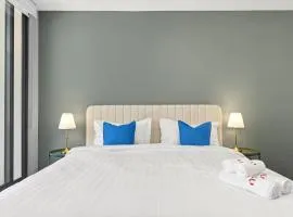 MetaWiseBnB Cronulla Beach Walk to Train & Shops 1