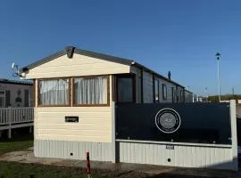 Sunnymede D1 - Hot Tub Caravan - Ingoldmells