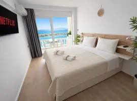 Opal Apartments Luxury by the Sea