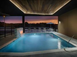 Fairfield Inn & Suites by Marriott Melbourne Beach, хотел в Мелбърн