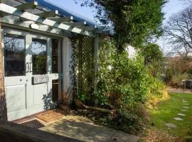 Y Beudy at Coed Melin Aberporth