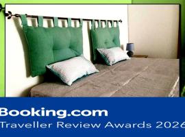 Casa Vacanze VALEDORA, хотел в Понца