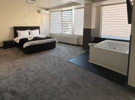 Central Apartments Jacuzzi، فندق في تارغو جيو