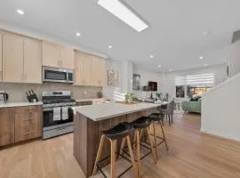 Stylish 3BR Townhouse Near U of A