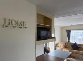 S422 Golden Palm 8 Berth Caravan