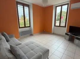 T3 lumineux avec jardin et parking 6 pers