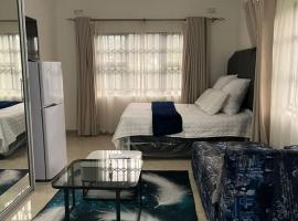 Home away from Home, готель у місті Umtali