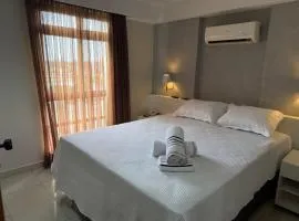 Flat em Hotel 4 Estrelas - Adress - 10 Andar - Vista para Avenida