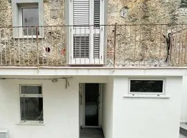 "DOMUS LEONE" - Nel Borgo di Capri Leone