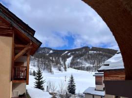 Le Pin Cembro, magnifique 6 couchages, Hotel in Arvieux
