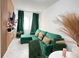 Green Story Aparthotel near Palas Center and Old Town, хотел в Яш