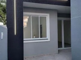 Casa no Litoral para 8 Pessoas com Churrasqueira e Suíte