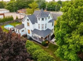 Family Favorite! Heated Pool, Hot Tub, Sleeps 16