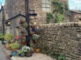 THE OLD CART HOUSE, pet friendly cottage in Garsdale near Sedbergh, hotel a Sedbergh