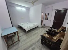 Chandan Palace Hotel & Paying Guest House