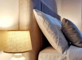 EOS Suite Apartment - a due passi da Piazza Pisanelli e Ospedale Panico