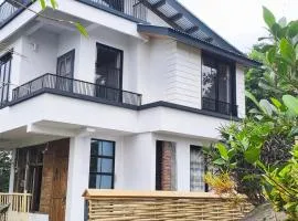 West corner homestay