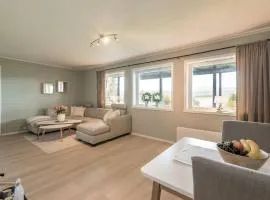 Modern Fjord View Apt near City