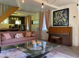 Domaine De La Chênaie Les Hortensias, hotel v destinaci Gien