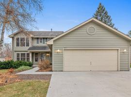 Chanhassen Family Landing - Holiday Home, hotel a Chanhassen