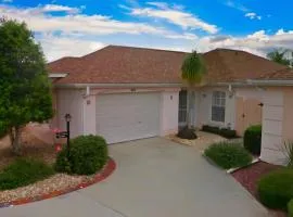 Heart of The Villages, Near Sumter Landing! 2BR-2BA New Golf Cart-Guest IDs included!