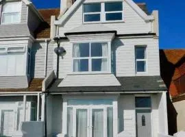Beautiful 4 Bed Beach House