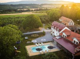 Kuca za odmor Sljivik Stari by Villas Guide, Hotel in Oljasi