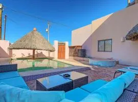 Colorful Oceanview Home with Pool Casa en el Cielo