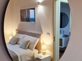 EOS Suite Apartment - a due passi da Piazza Pisanelli e Ospedale Panico
