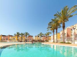 luxury homes bajo laguna beach and pool, hotel v mestu Los Amarguillos