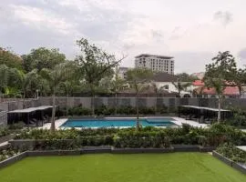 Luxury Apt at The Bantree - Gym, Pool, Security