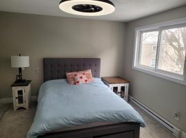 Cozy Townhome with Anemities, hotel en Kitchener