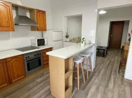 Casita con terraza cerca del mar