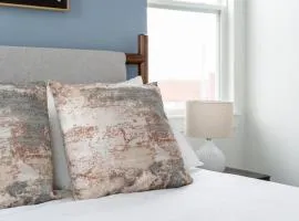 Landing Stylish 2BD in Lees Summit