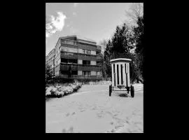 Pine Fine Terrace Apartment 4U 4min Beach