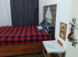 Mighty's Home، فندق في ماون