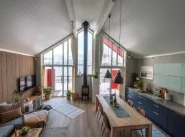 Lofoten sea view Rorbu -Unique hideaway in the heart of Lofoten