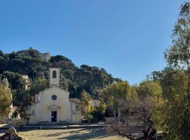 L'Arche de Porquerolles، فندق في بوركيرول