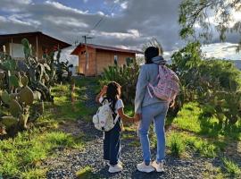 Glamping Entre Nopales Sáchica-V de Leyva, готель у місті Сачіка