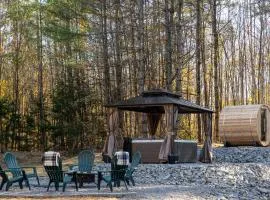 Vermont A-Frame Sleeps10, Hot Tub, Sauna, EV, AC