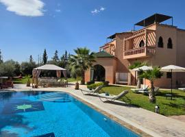 Luxury Private Villa Marrakech with Heated Pool & Staff 7 Suites, Hotel in Fourou