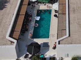 Poiana Events - Vilă privată cu piscină aproape de Mamaia și Constanța, viešbutis mieste Poiana