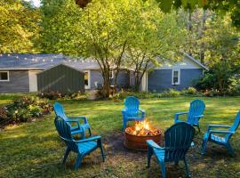 Downtown Bellaire, Close to Hiking, Biking, Golf, Lakes,Pets friendly, Hotel in Bellaire