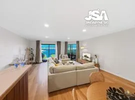 Absolute Lake Front Apartment