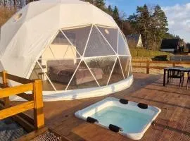 Glamping Pod Hradom súkromné jacuzzi a sauna