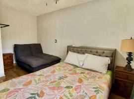 Alojamiento en Tambaca, Tamasopo SLP, хотел в Tambaca